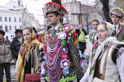 У Чернівцях маланкарі вигукували «Хутін – пуйло!» (ФОТО)