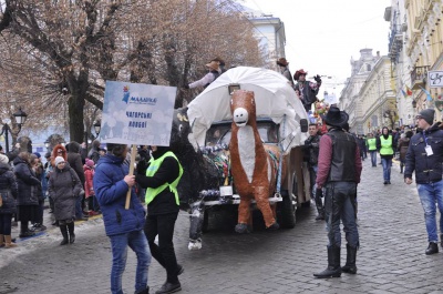 У Чернівцях маланкарі вигукували «Хутін – пуйло!» (ФОТО)