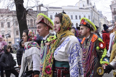 У Чернівцях маланкарі вигукували «Хутін – пуйло!» (ФОТО)