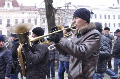 У Чернівцях маланкарі вигукували «Хутін – пуйло!» (ФОТО)