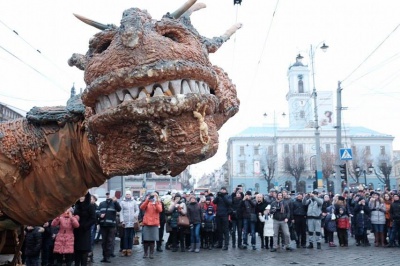 На фестивалі Маланок у Чернівцях перемогли учасники із Суховерхова (ФОТО)