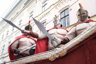 На фестивалі Маланок у Чернівцях перемогли учасники із Суховерхова (ФОТО)