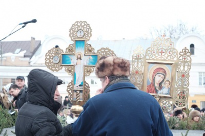 На площі Пресвятої Марії в Чернівцях освятили воду (ФОТО)