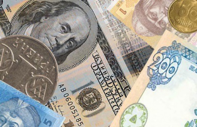 Міжбанк закрився зниженням курсу гривні до рівня 25,10 за долар