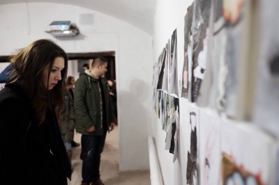 "Гібридну виставку" про мир і війну презентували у Чернівцях (ФОТО)