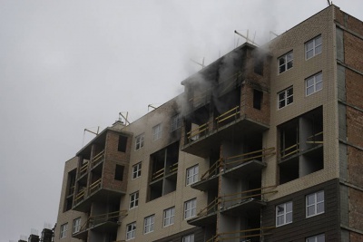 У Чернівцях горить новобудова на вулиці Воробкевича (ФОТО)