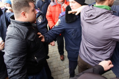 Городской совет Черновцов обратился в ГПУ, МВД и НАБУ, чтобы проверили схватку возле  "Гипербуда"