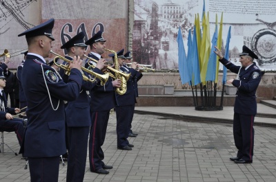 У Чернівцях урочисто поклали квіти до пам'ятника Тарасові Шевченку (ФОТО)