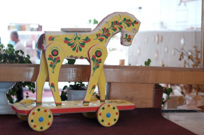 Виставку народних іграшок з дерева відкрили в Чернівцях (ФОТО)