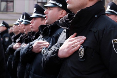 342 поліцейських у Чернівцях склали присягу (ФОТО)