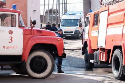 У Чернівцях горить СІЗО (ФОТО)