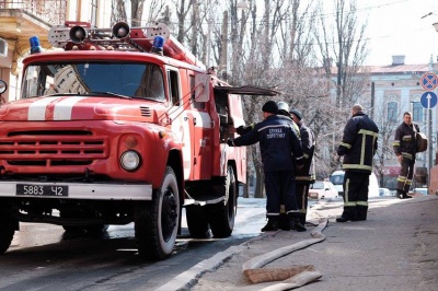 У Чернівцях горить СІЗО (ФОТО)