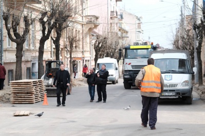 У Чернівцях дочасно відновили ремонт вулиці Хмельницького (ФОТО)