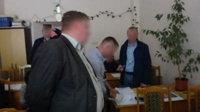 Викладач у Чернівцях вимагав хабар за державний іспит (ФОТО)