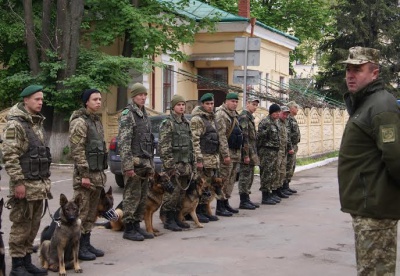 Стережіться, контрабандисти — на Буковину приїхав "спецназ" прикордонників (ФОТО)