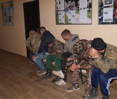 На кордоні на Буковині затримали велику групу контрабандистів