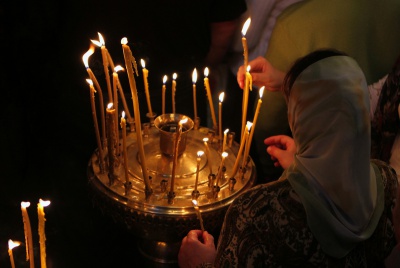Сьогодні - Чистий четвер: у церквах запалюють Страсні свічки, що допомагають від недуг