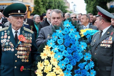 У центрі Чернівців вшанували полеглих у Другій світовій війні (ФОТО)