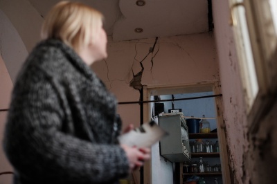 У Чернівцях жінка 11 років судиться з комунальниками за будинок, який тріснув (ФОТО)