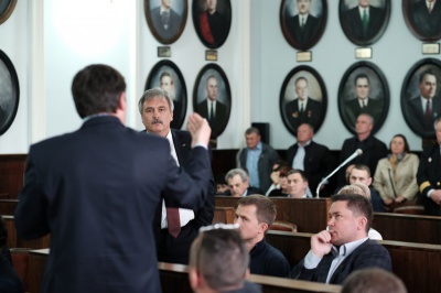 Мер Чернівців скликає збори депутатів, щоб поговорити про залишки з бюджету
