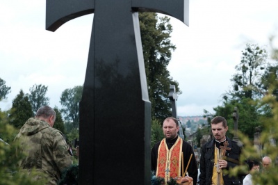 На кладовищі у Чернівцях відслужили молебень за жертвами депортації (ФОТО)