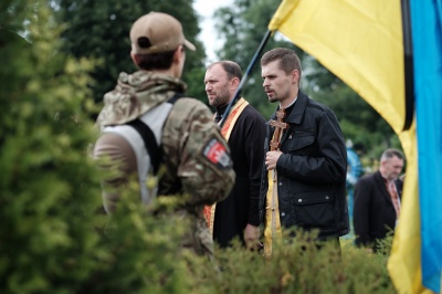 На кладовищі у Чернівцях відслужили молебень за жертвами депортації (ФОТО)