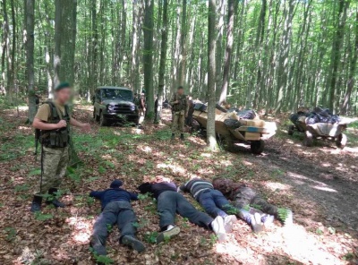 На Буковині затримали одну з найбільших партій цигарок, які намагались відправити в Румунію (ФОТО)