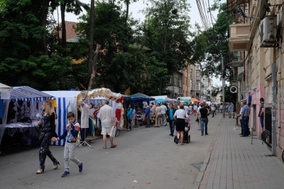 Петрівський ярмарок у Чернівцях: як пройшов перший день свята (ФОТО)