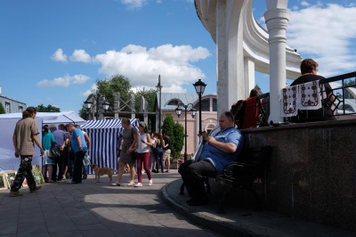 Петрівський ярмарок у Чернівцях: як пройшов перший день свята (ФОТО)