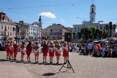 Петрівський ярмарок у Чернівцях: як пройшов перший день свята (ФОТО)