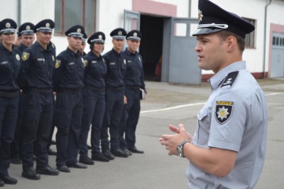 Патрульні Чернівців стали лейтенантами і капралами