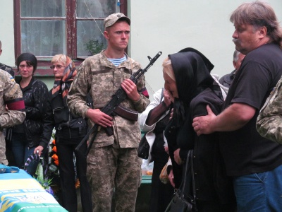 У Чернівцях прощалися з загиблим на Сході буковинцем Станіславом Мамчієм (ФОТО)