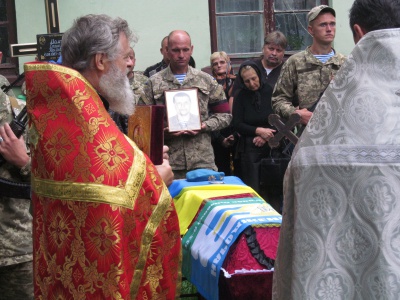 У Чернівцях прощалися з загиблим на Сході буковинцем Станіславом Мамчієм (ФОТО)