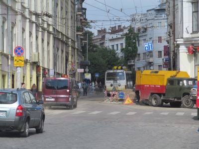 Тролейбуси по Університетській ходять, але рух ще обмежено (ФОТО)