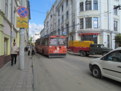 Тролейбуси по Університетській ходять, але рух ще обмежено (ФОТО)