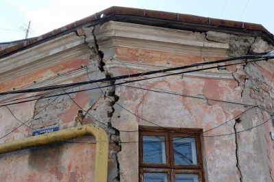 У центрі Чернівців обвалюється будинок, який влада відмовляється ремонтувати 11 років