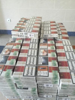 Прикордонники на Буковині виявили майже 6 тисяч контрабандних цигарок
