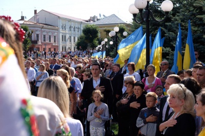 У Чернівцях розпочали святкувати День незалежності (ФОТО)