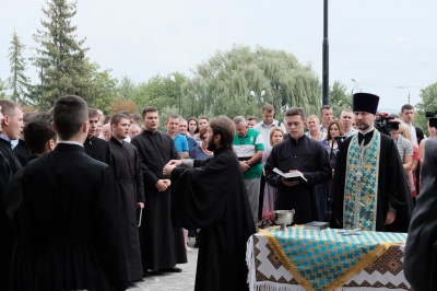 "Тут мають народжуватись буковинські Нобелівські лауреати": Яценюк і Гриневич відкрили новий корпус ЧНУ (ФОТО)