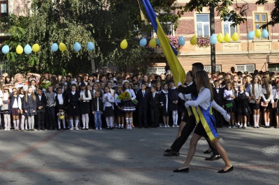Завершення лінійки у школі Яценюка школярі зустріли вигуками: 