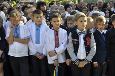 Завершення лінійки у школі Яценюка школярі зустріли вигуками: 