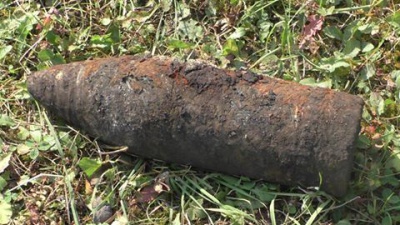 Буковинець на власному подвір`ї виявив снаряд часів Другої світової