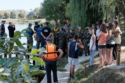 Чернівчани відчули себе в ролі рятувальників (ФОТО)