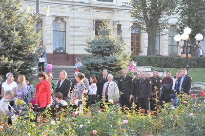 На Театральній площі молилися за мир і за Чернівці (ФОТО)