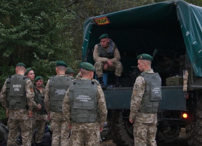 Прикордонники на Буковині затримали "грибника" з рацією (ФОТО)