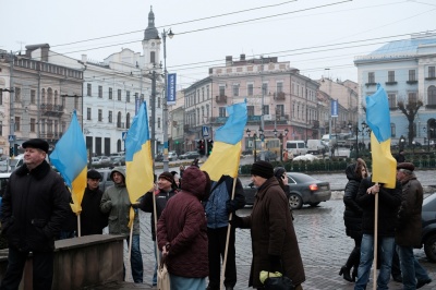 "Наші цінності не змінилися": у Чернівцях учасники Майдану на віче згадували, як творилась Революція гідності (ФОТО)
