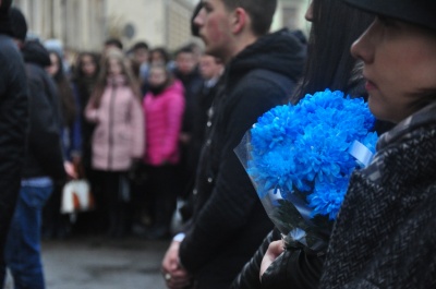 У Чернівцях встановили меморіальну дошку загиблому на Майдані уродженцю Калуша