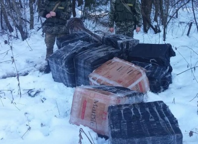 На Буковині прикордонники виявили два "тютюнові каравани", які намагались переправити в Румунію