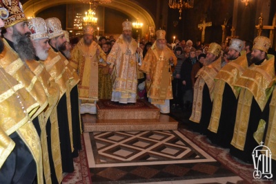 Митрополит Онуфрій звершив Літургію у кафедральному соборі Чернівців