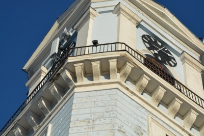 У Чернівцях через аварійність заборонили вихід на балкон ратуші